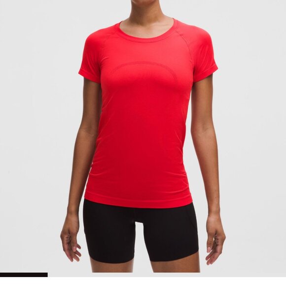 Lululemon Swiftly Tech Short-Sleeve Shirt 2.0 - Lip Gloss - Size 4 - Hip Length - Picture 4 of 5